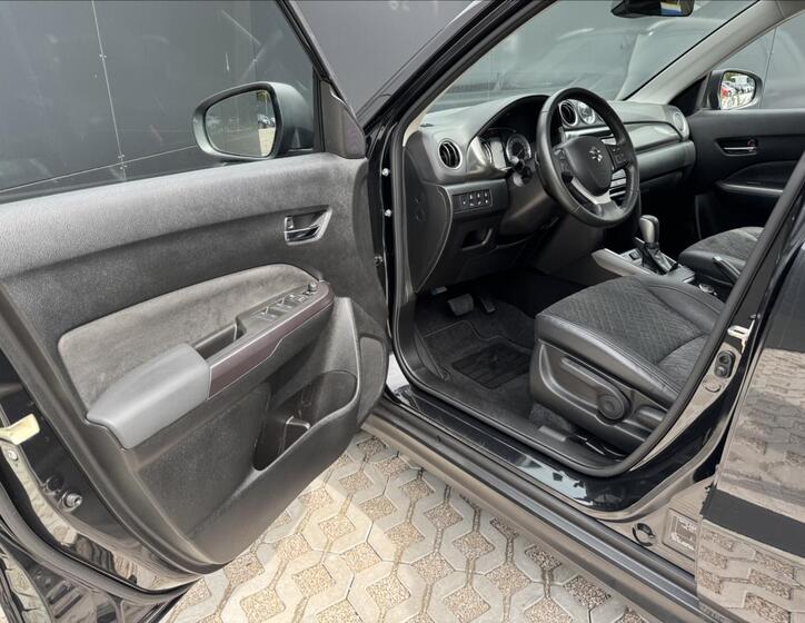 Suzuki Vitara 10
