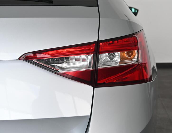 Škoda Superb 30