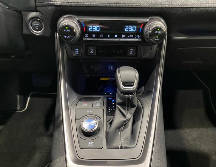 Toyota RAV4 13
