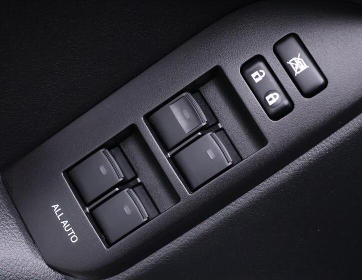 Toyota Land Cruiser 16