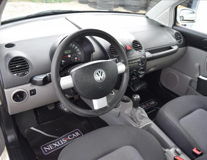 Volkswagen New Beetle 16