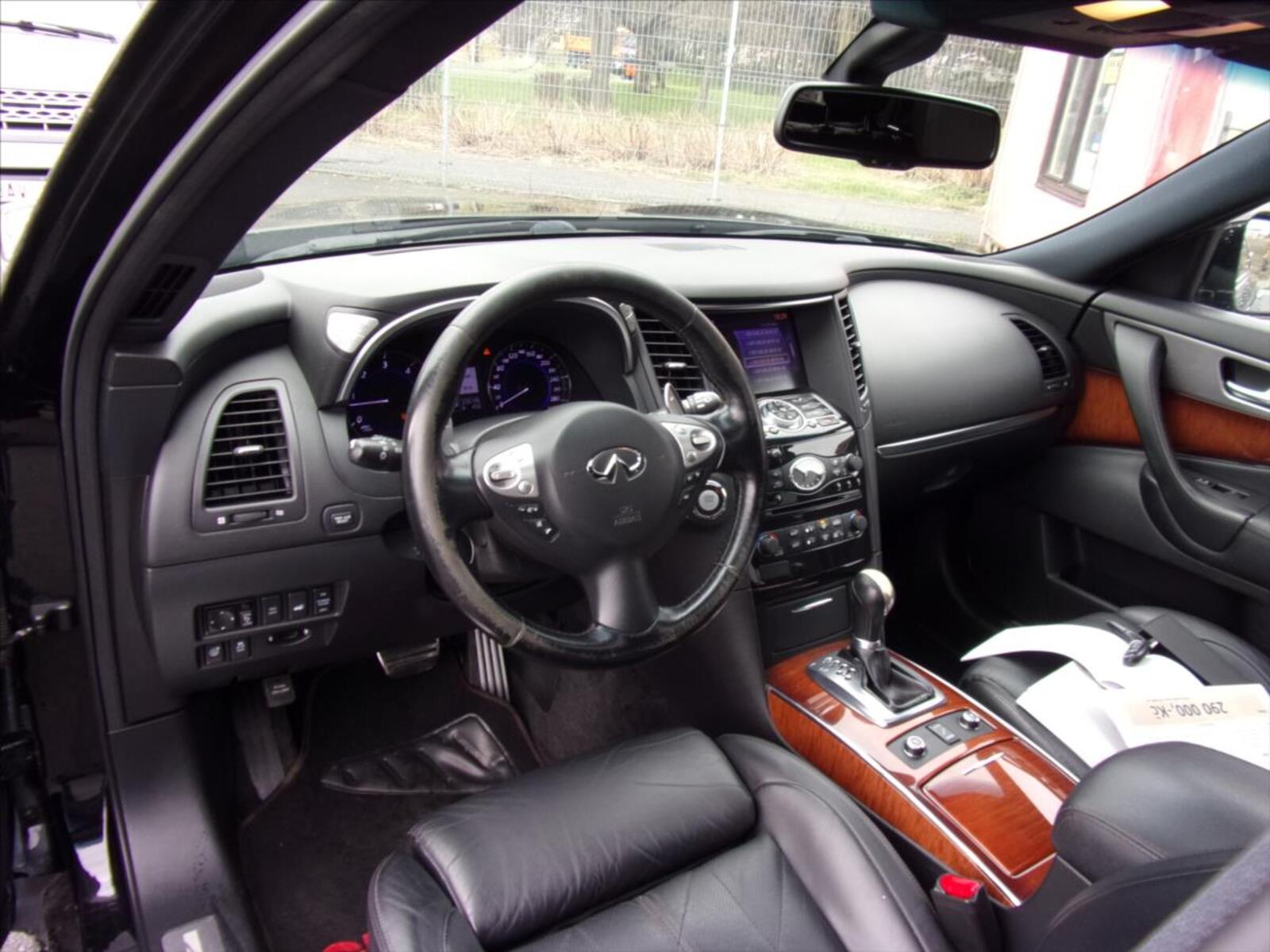 Infiniti FX30 14