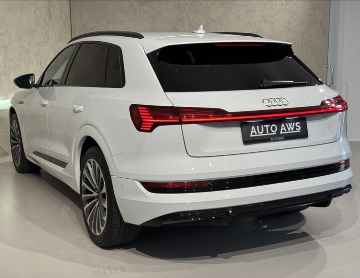 Audi e-tron 10