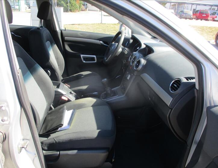 Opel Antara 12