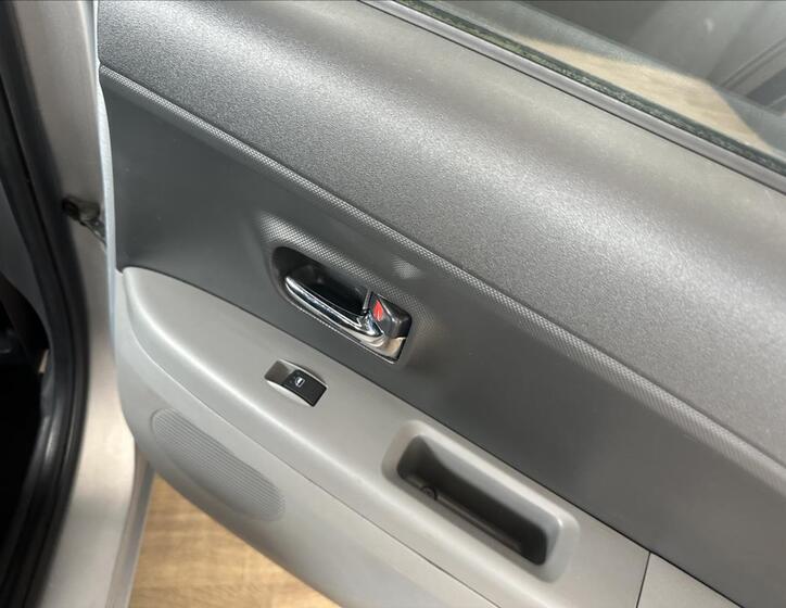 Subaru Justy 18