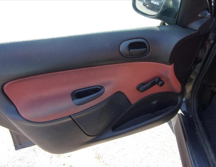 Peugeot 206 12