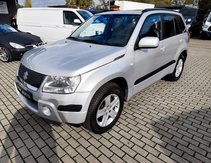 Suzuki Grand Vitara 1