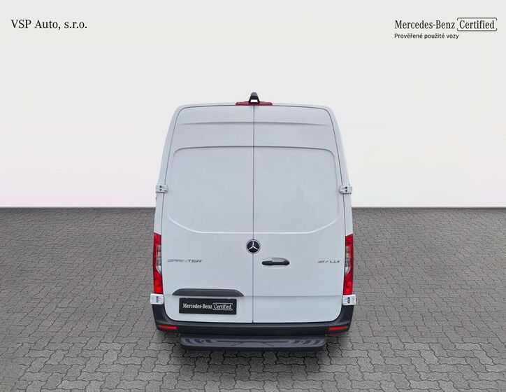 Mercedes-Benz Sprinter 4