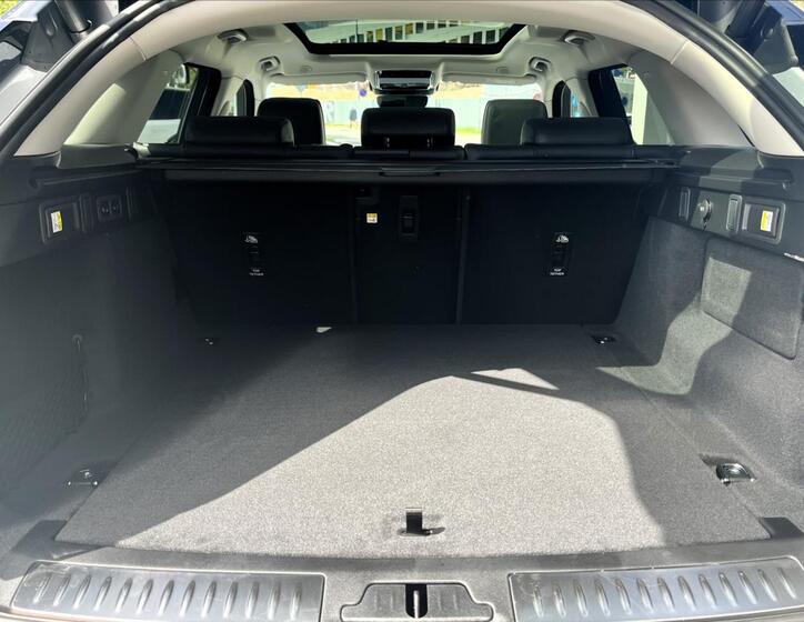Land Rover Range Rover Velar 6