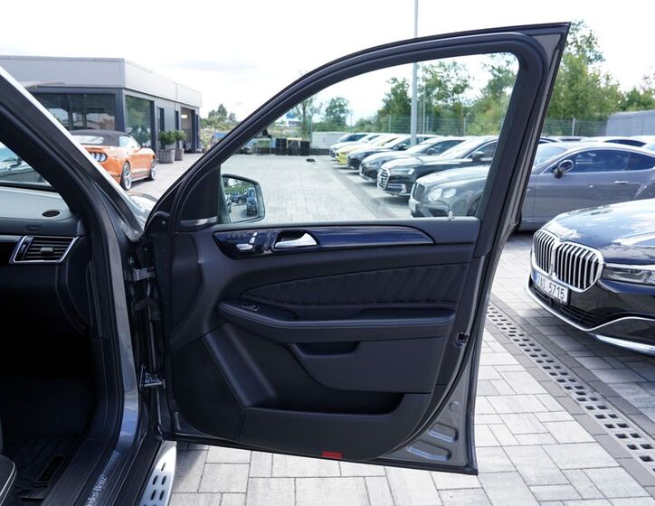 Mercedes-Benz GLS 32