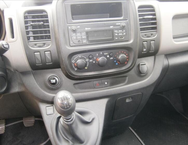 Renault Trafic 10