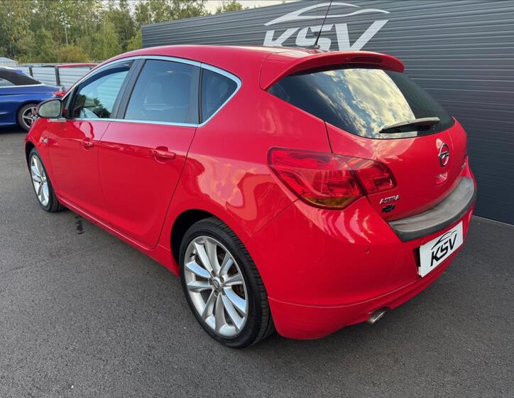 Opel Astra 9