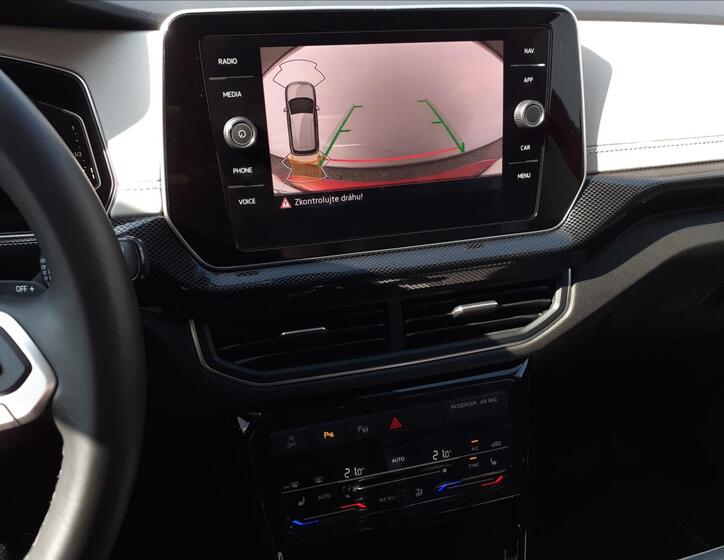 Volkswagen T-Cross 12