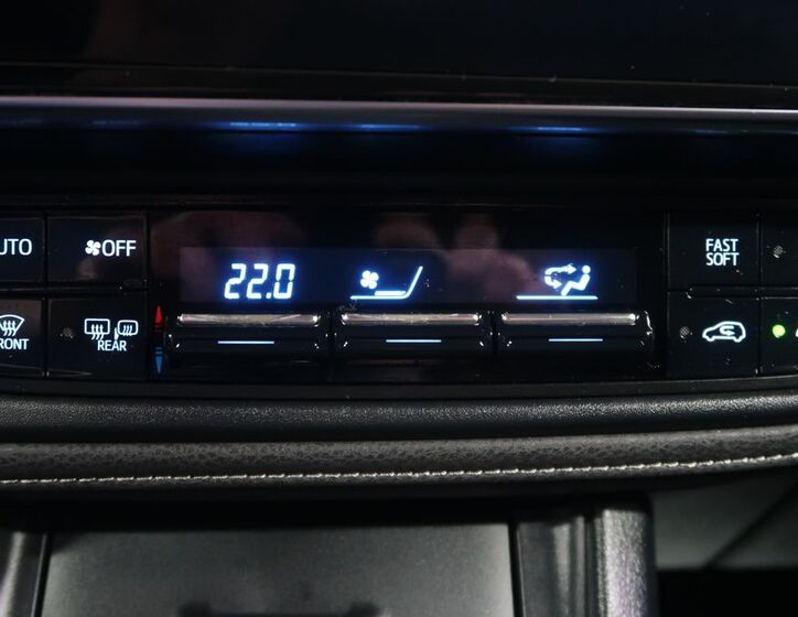Toyota Auris 18