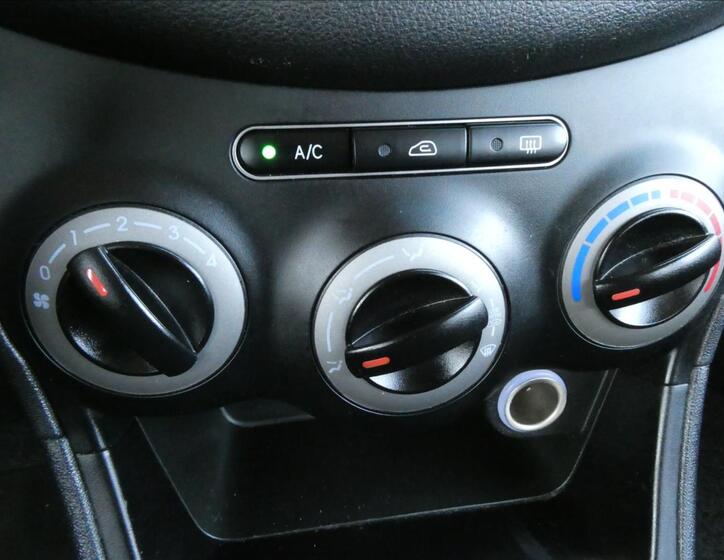 Hyundai i10 28