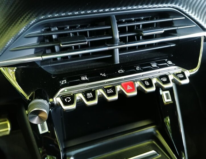 Peugeot 2008 24