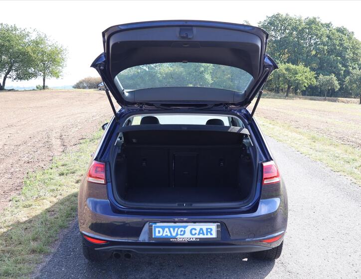 Volkswagen Golf 9