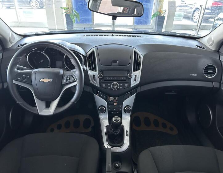 Chevrolet Cruze 8