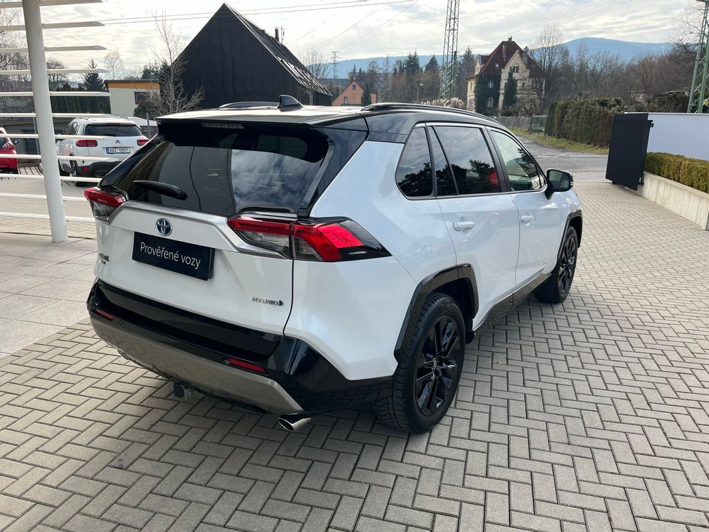 Toyota RAV4 6