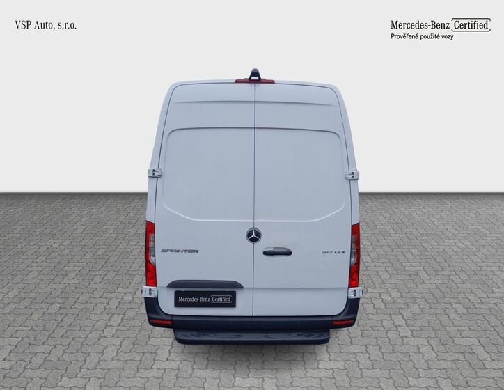 Mercedes-Benz Sprinter 4