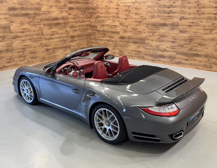Porsche 911 8