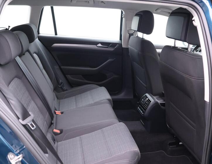 Volkswagen Passat 12