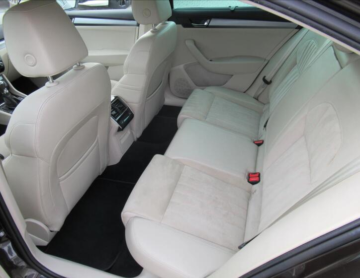 Škoda Superb 18