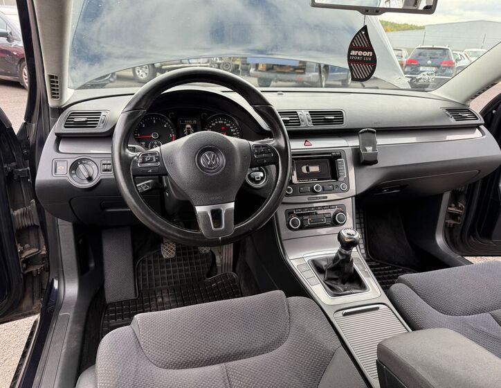 Volkswagen Passat 9