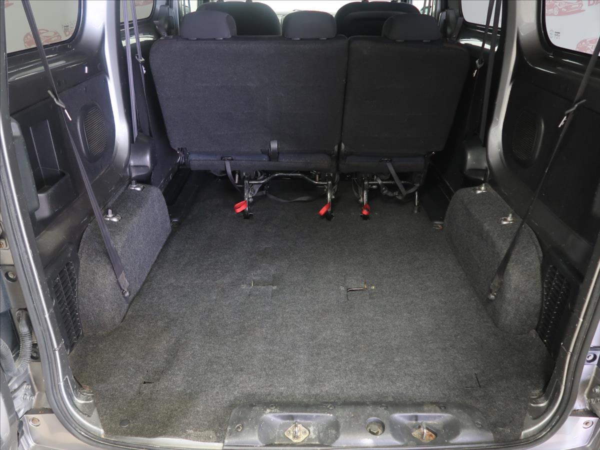 Nissan NV200