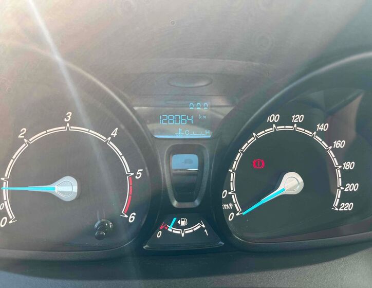 Ford Tourneo Courier 13