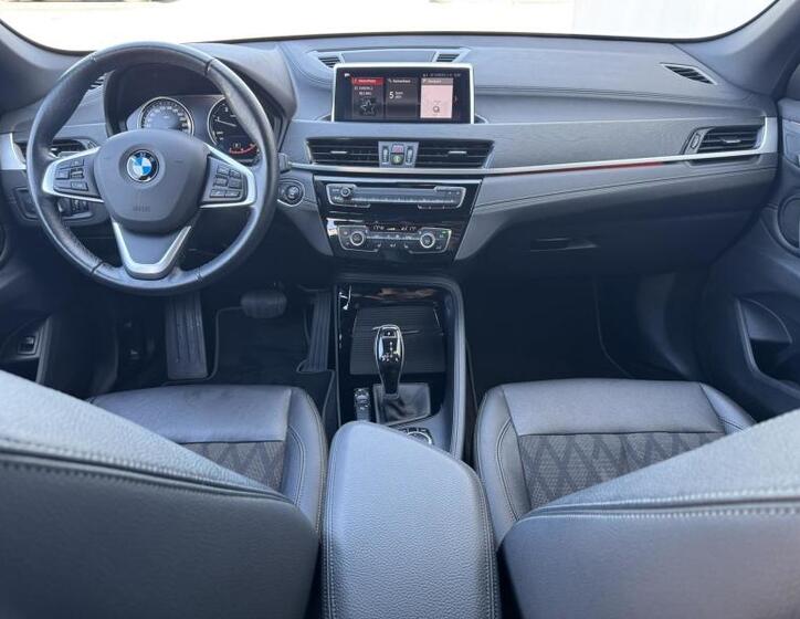 BMW X1 8