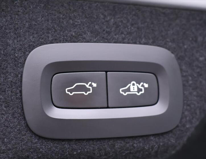 Volvo S90 11