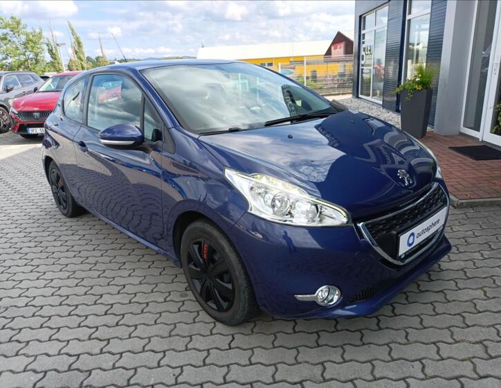 Peugeot 208 8