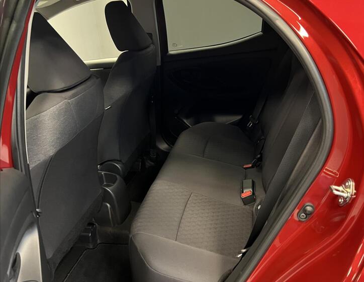 Toyota Yaris 8
