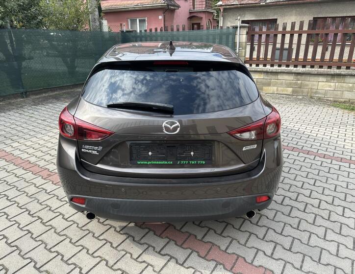 Mazda 3 4