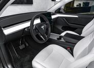 Tesla Model Y 11