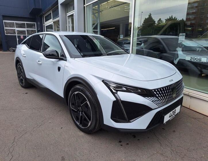 Peugeot 408 9