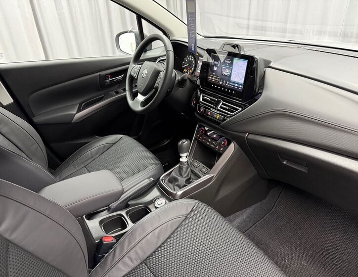 Suzuki S-Cross 10