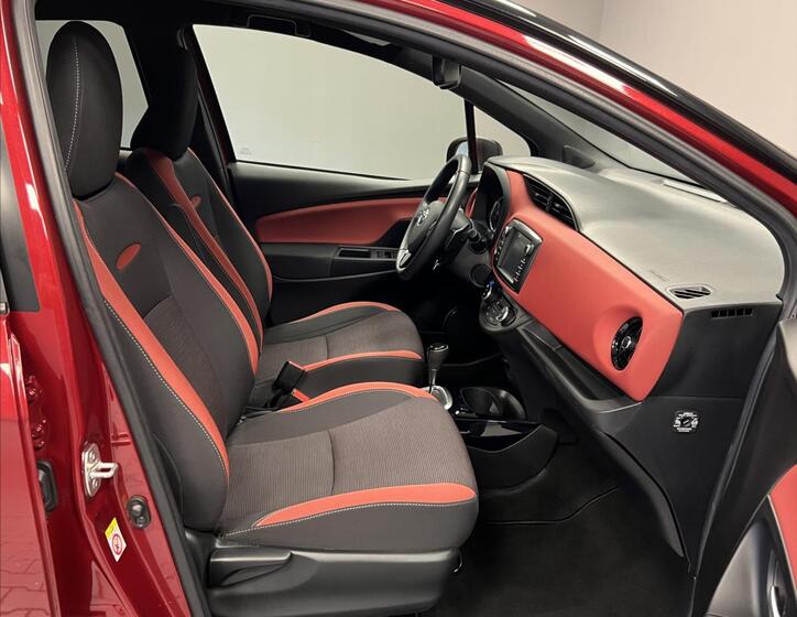 Toyota Yaris 8