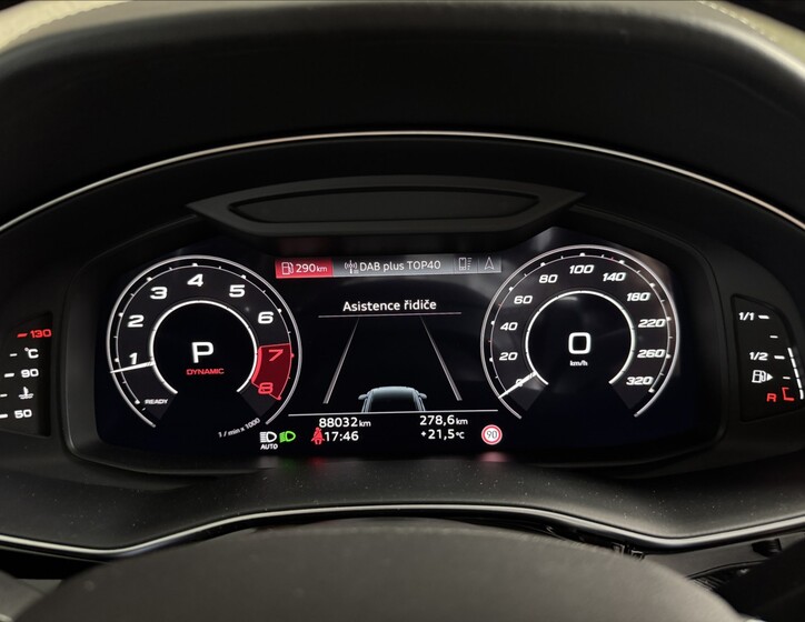 Audi RS Q8 27
