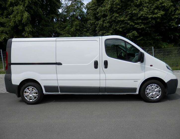 Opel Vivaro 10