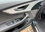 Audi SQ8 12