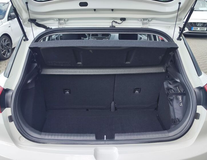 Hyundai i20 10