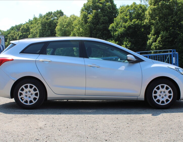 Hyundai i30 4