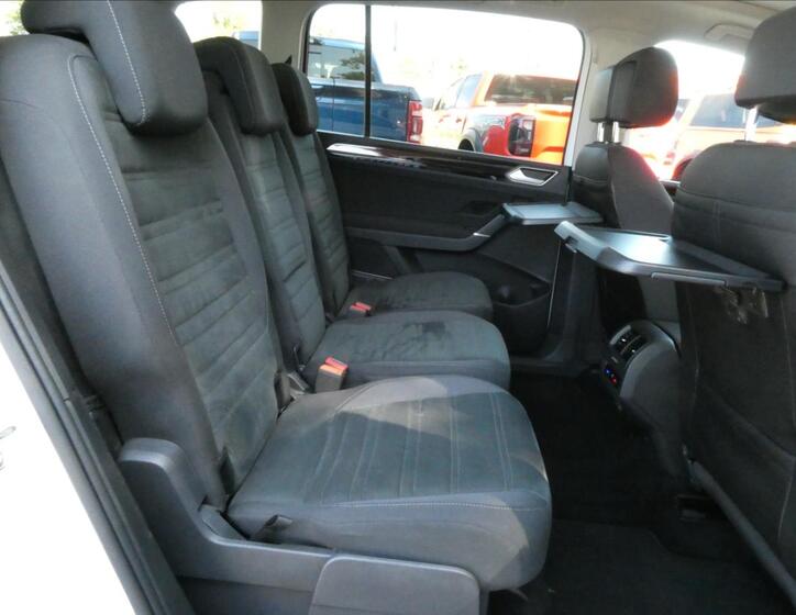 Volkswagen Touran 24