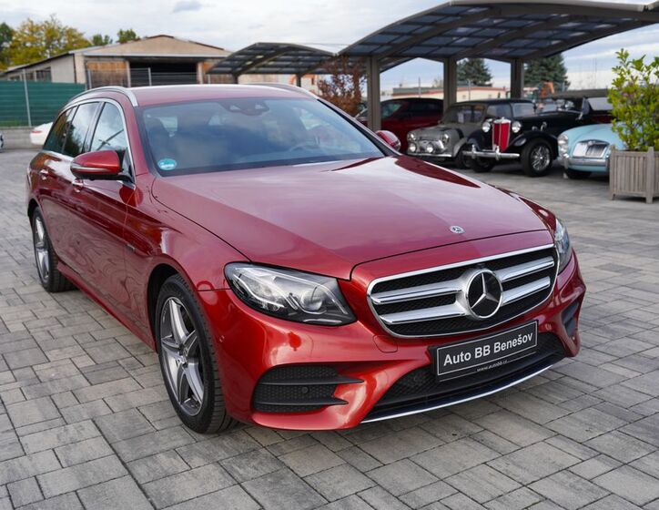 Mercedes-Benz Třídy E 8