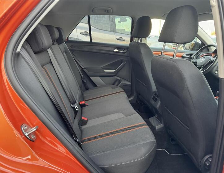 Volkswagen T-Roc 9