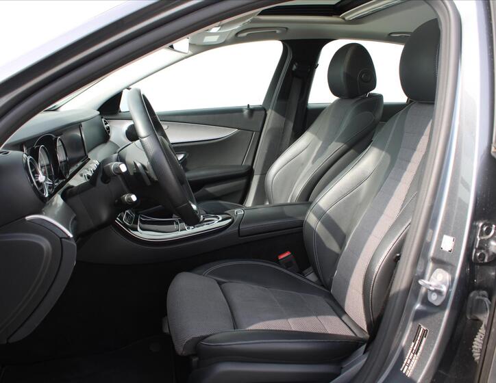 Mercedes-Benz Třídy E 10