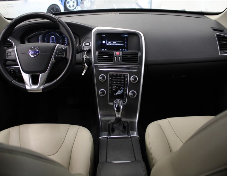 Volvo XC60 8