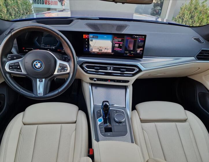 BMW i4 25
